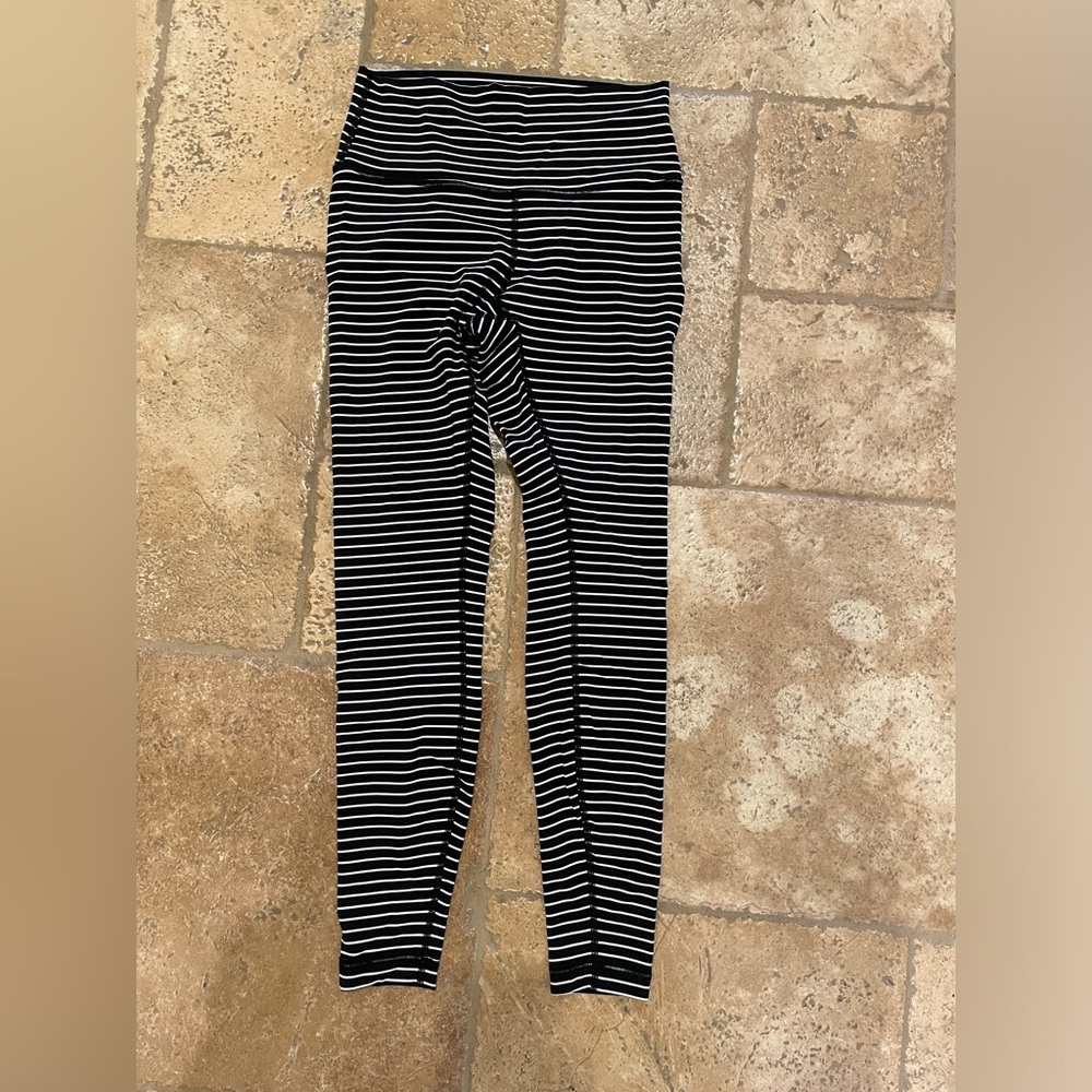 Lululemon Wunder under striped leggings